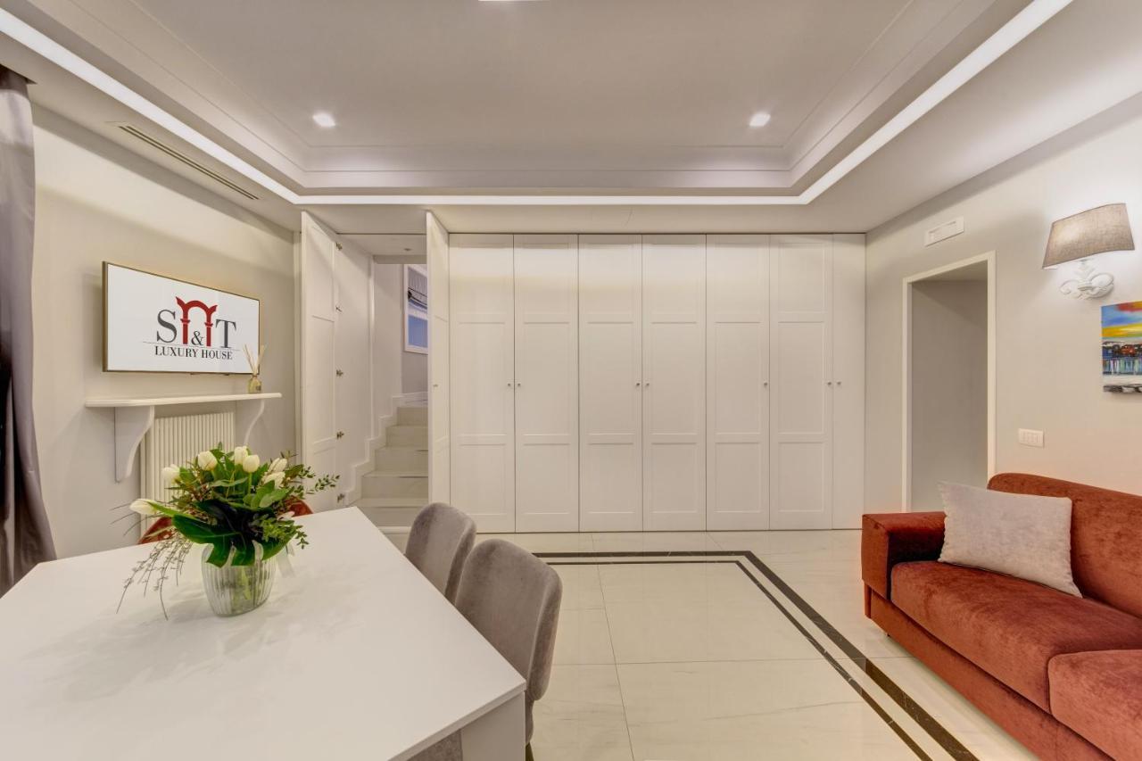 Apartamento S&T Luxury House In Plebiscito Square Nápoles Exterior foto