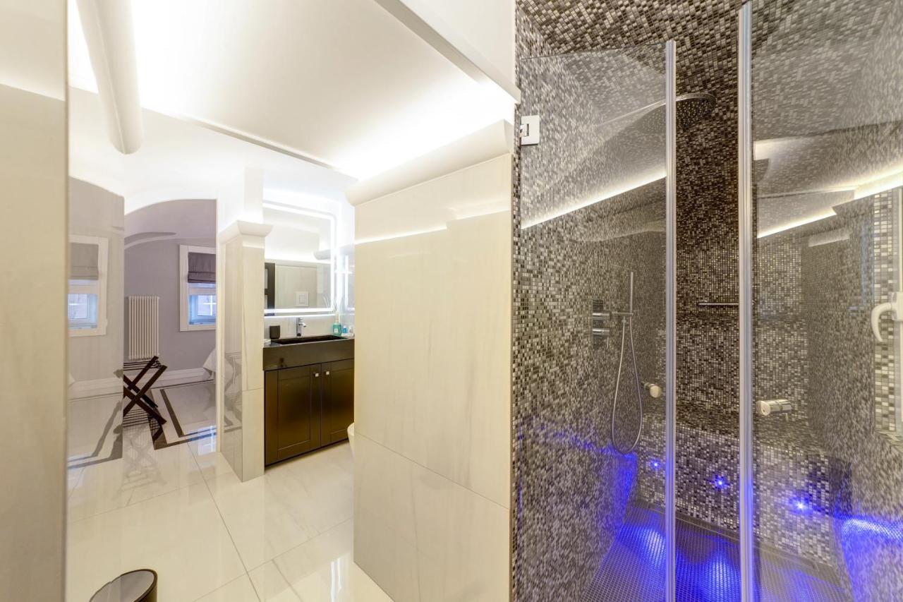 Apartamento S&T Luxury House In Plebiscito Square Nápoles Exterior foto