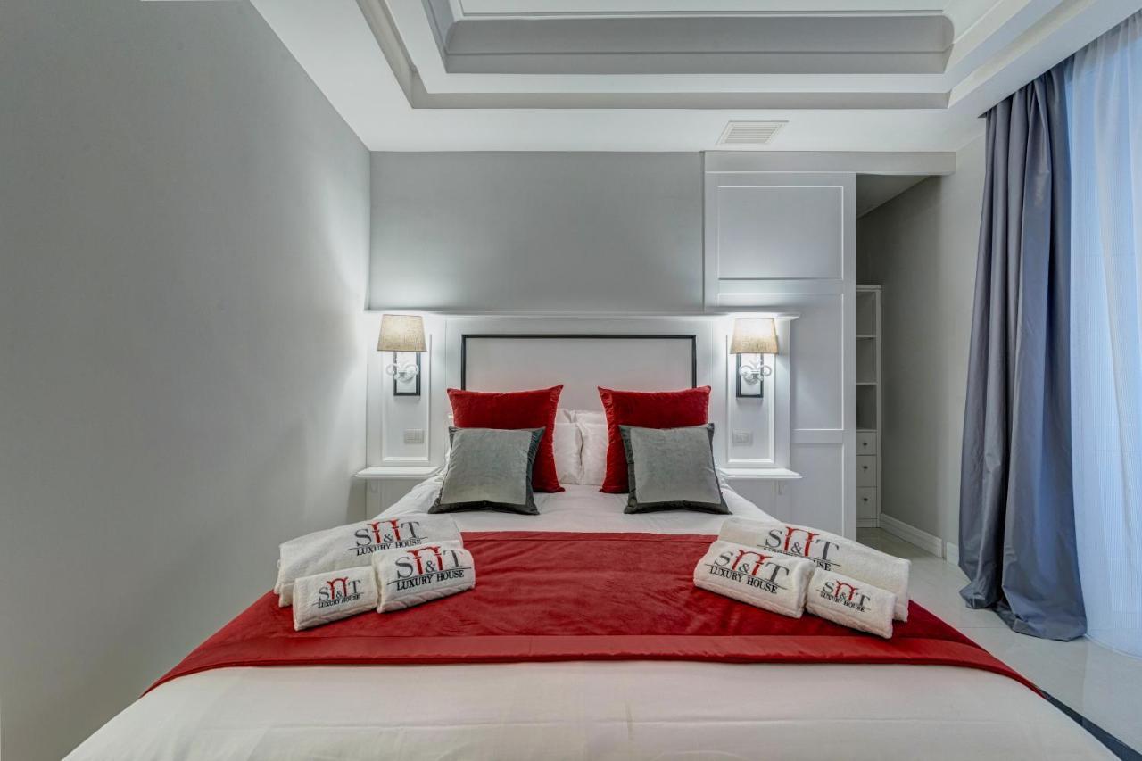 Apartamento S&T Luxury House In Plebiscito Square Nápoles Exterior foto