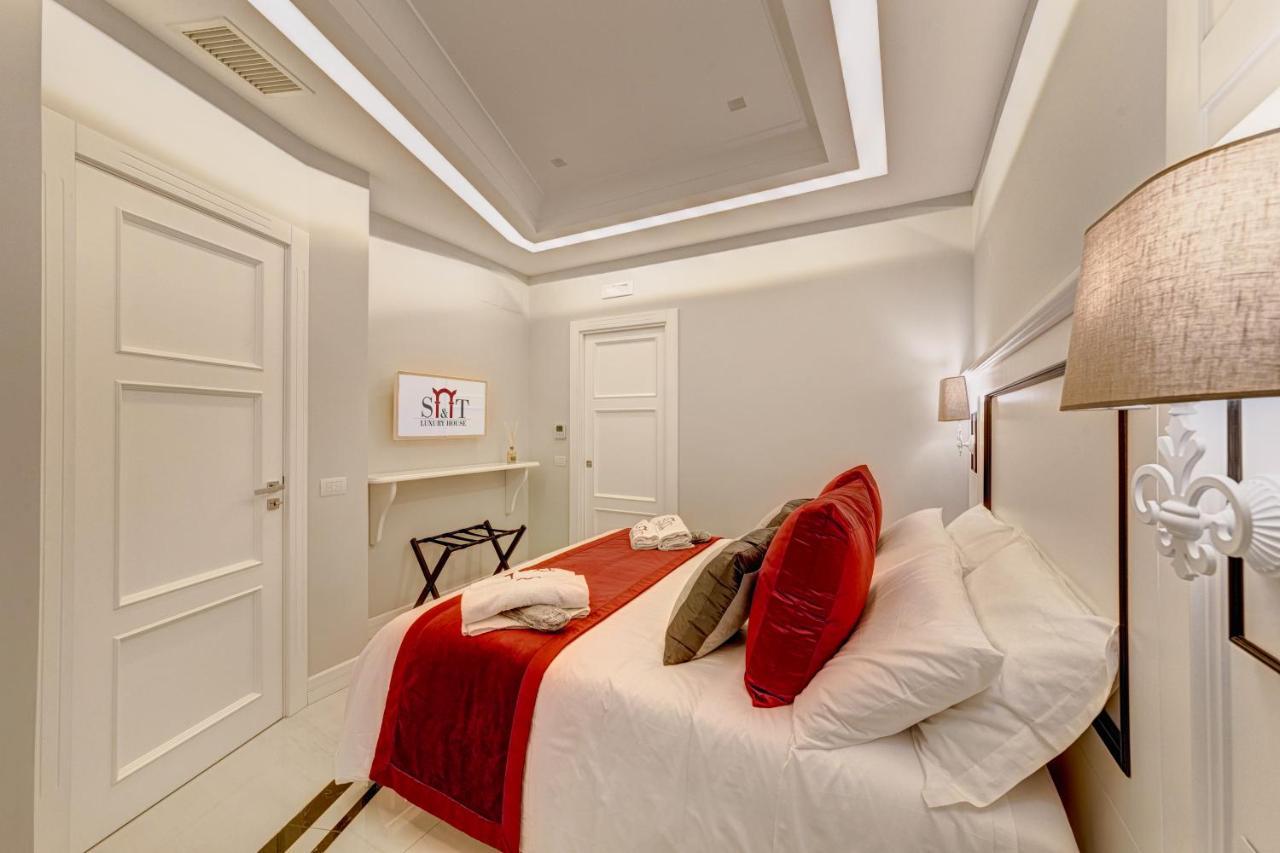 Apartamento S&T Luxury House In Plebiscito Square Nápoles Exterior foto