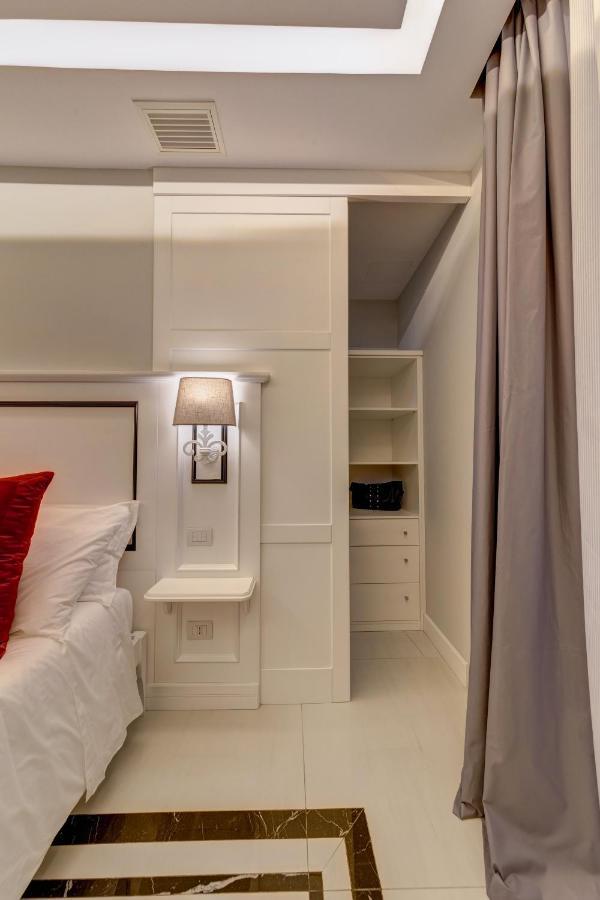 Apartamento S&T Luxury House In Plebiscito Square Nápoles Exterior foto
