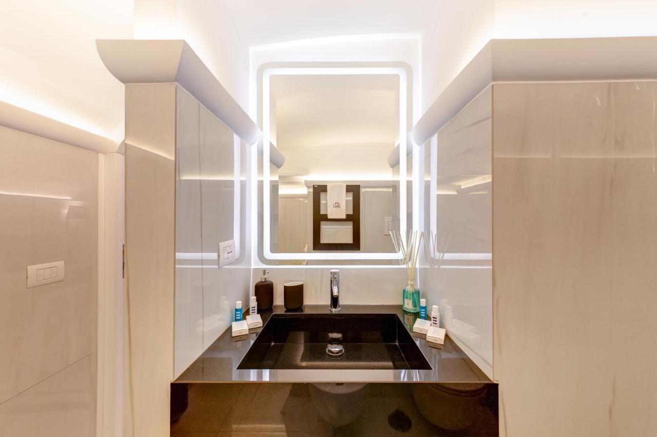 Apartamento S&T Luxury House In Plebiscito Square Nápoles Exterior foto