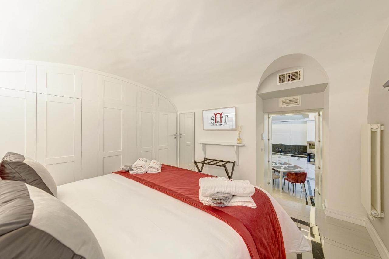 Apartamento S&T Luxury House In Plebiscito Square Nápoles Exterior foto