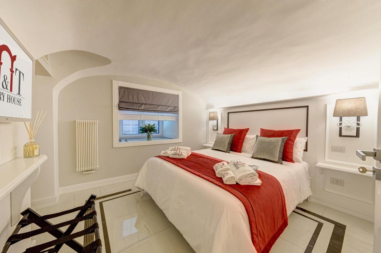 Apartamento S&T Luxury House In Plebiscito Square Nápoles Exterior foto