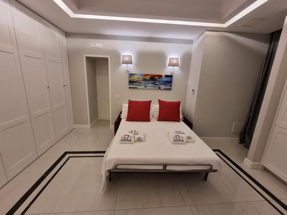Apartamento S&T Luxury House In Plebiscito Square Nápoles Exterior foto